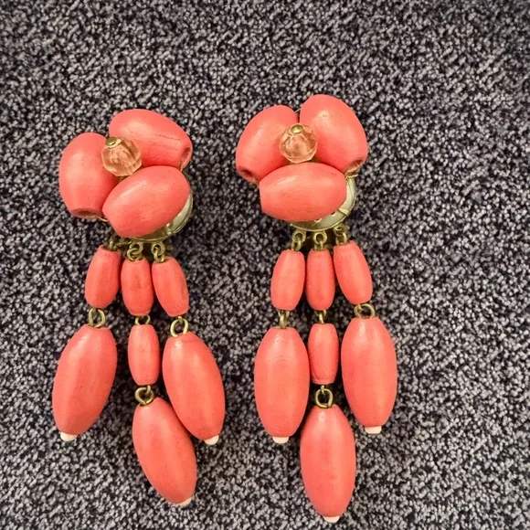 Vintage 40,s Pink Beaded Dangle Earrings - Picture 2 of 4